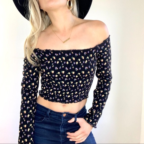 Urban Outfitters Tops - Urban Outfitters Ling Sleeve Floral Black Crop Top